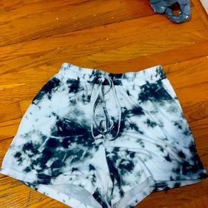 Shein Tie dye shorts size Small